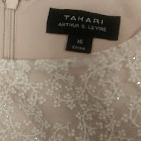 Tahari Arthur S Levine dress - Picture 4 of 5
